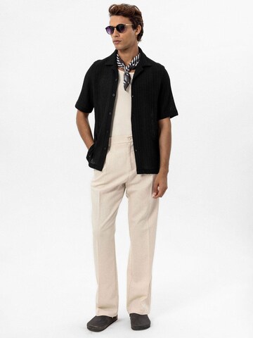 Antioch Regular fit Button Up Shirt in Black