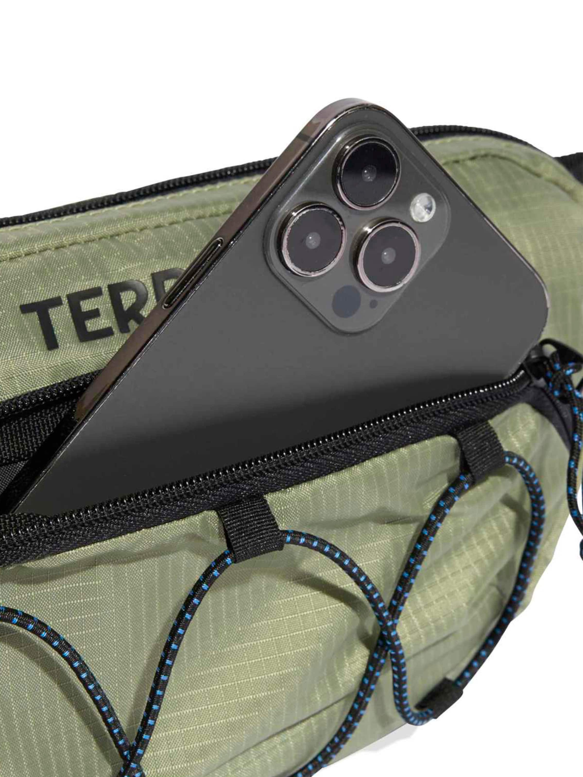 Borsetă sport de la ADIDAS TERREX pe verde