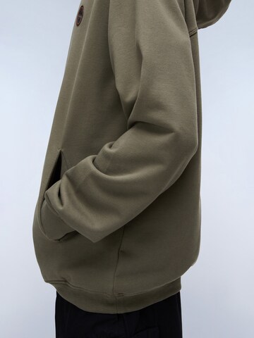 NAPAPIJRI Sweatshirt 'B-Badge' in Grün