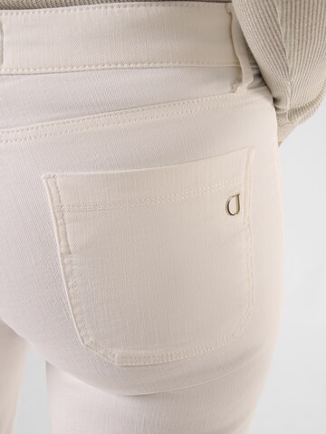 Cambio Boot cut Jeans 'Tess' in White