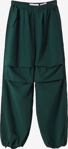 Loosefit Pantaloni de la Bershka pe verde: față