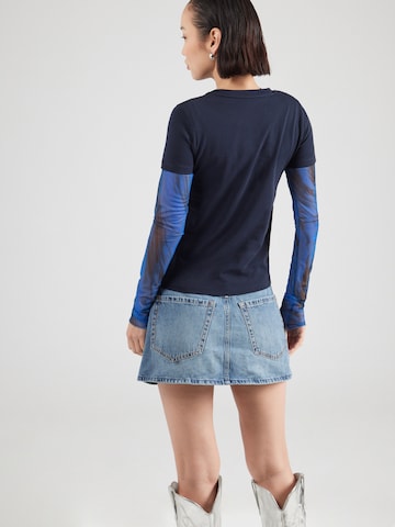 Maglietta di GUESS JEANS in blu
