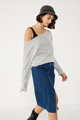 No Matter What Sweatshirt in Grey: front