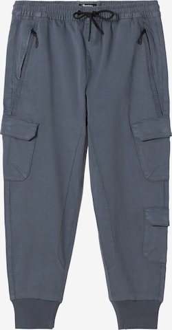 Bershka Tapered Chino in Grijs: voorkant