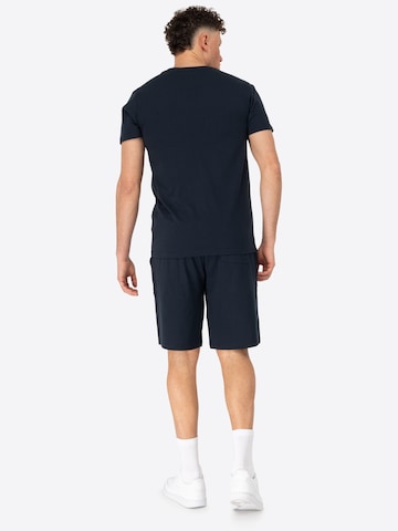 Trening de la LONSDALE pe albastru