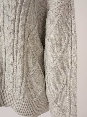 yoligex Sweater 'Retro' in White