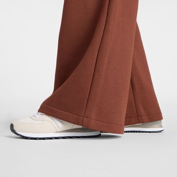 new balance Wide leg Broek 'Heritage' in Bruin