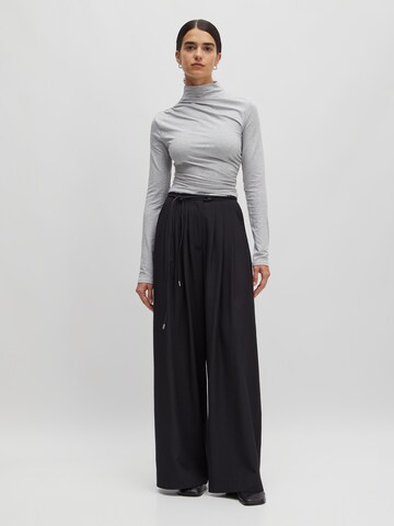 Pull-over 'Faye' EDITED en gris