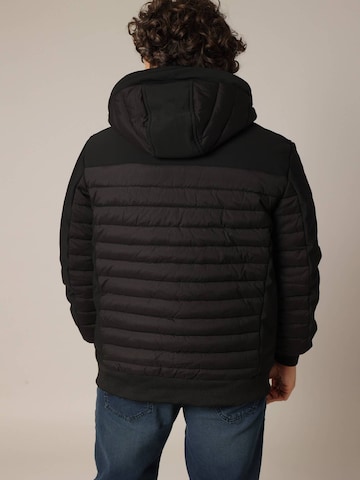 Veste mi-saison 'MENTOR' Deeluxe en noir