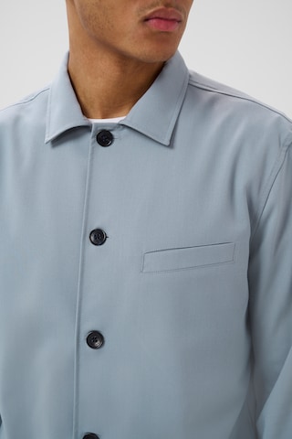 Matinique Tussenjas 'Landen' in Blauw