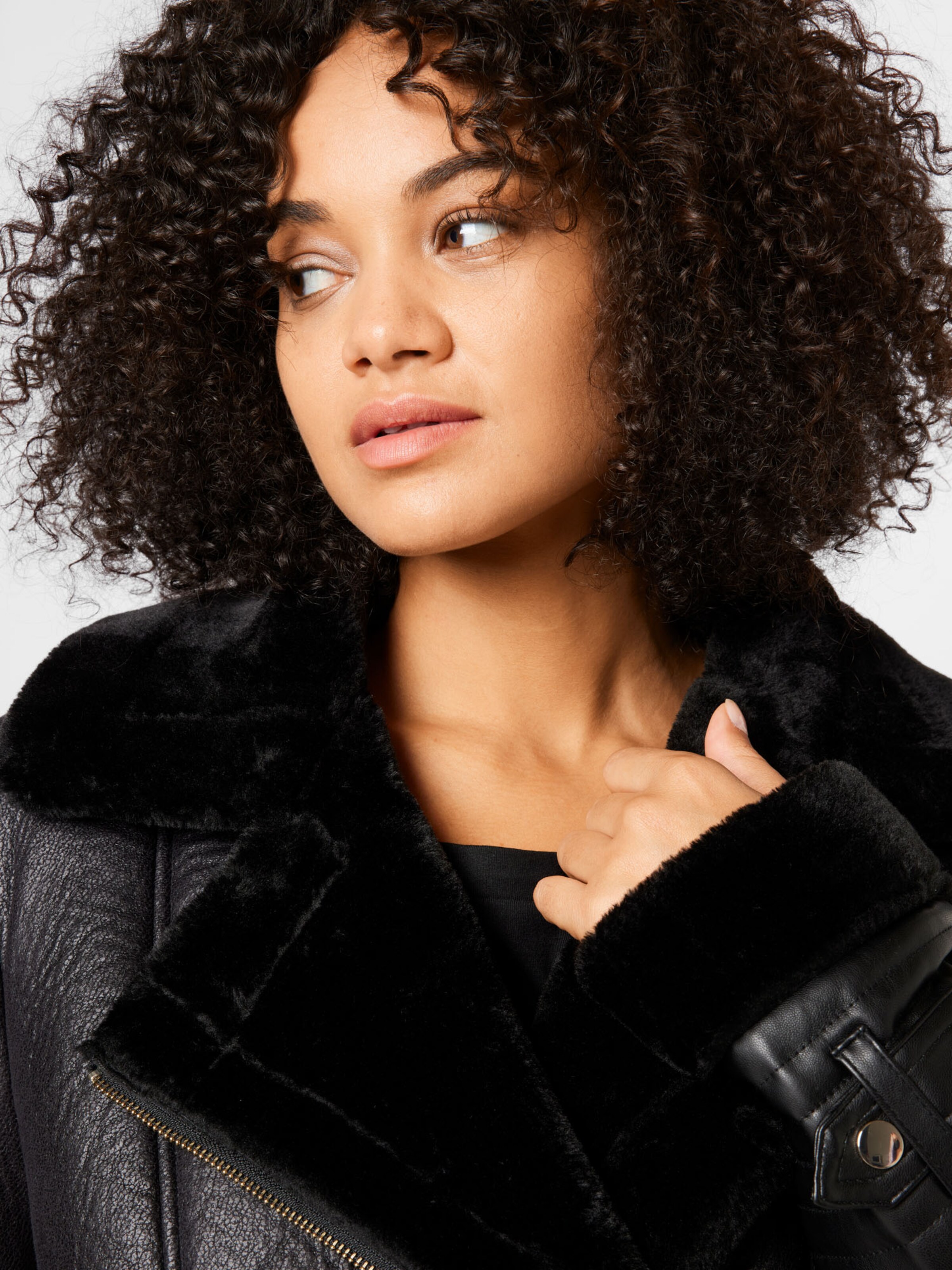 Frauen Jacken River Island Plus Jacke 'MADDOX' in Schwarz - UI59697 Frauen Jacken River Island Plus Jacke 'MADDOX' in Schwarz - UI59697