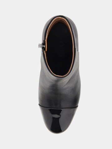 GUESS Ankle Boots 'Pernita' in Black