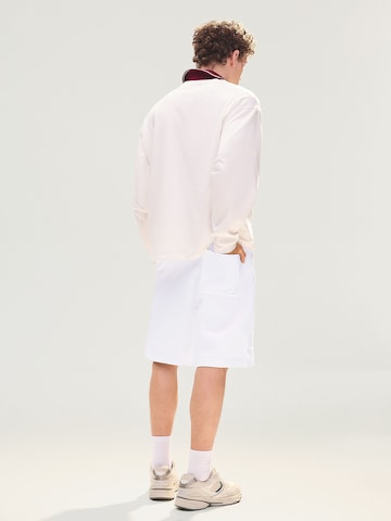 Bershka Loose fit Trousers in White