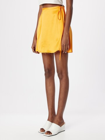 Gonna di TOPSHOP in arancione: frontale