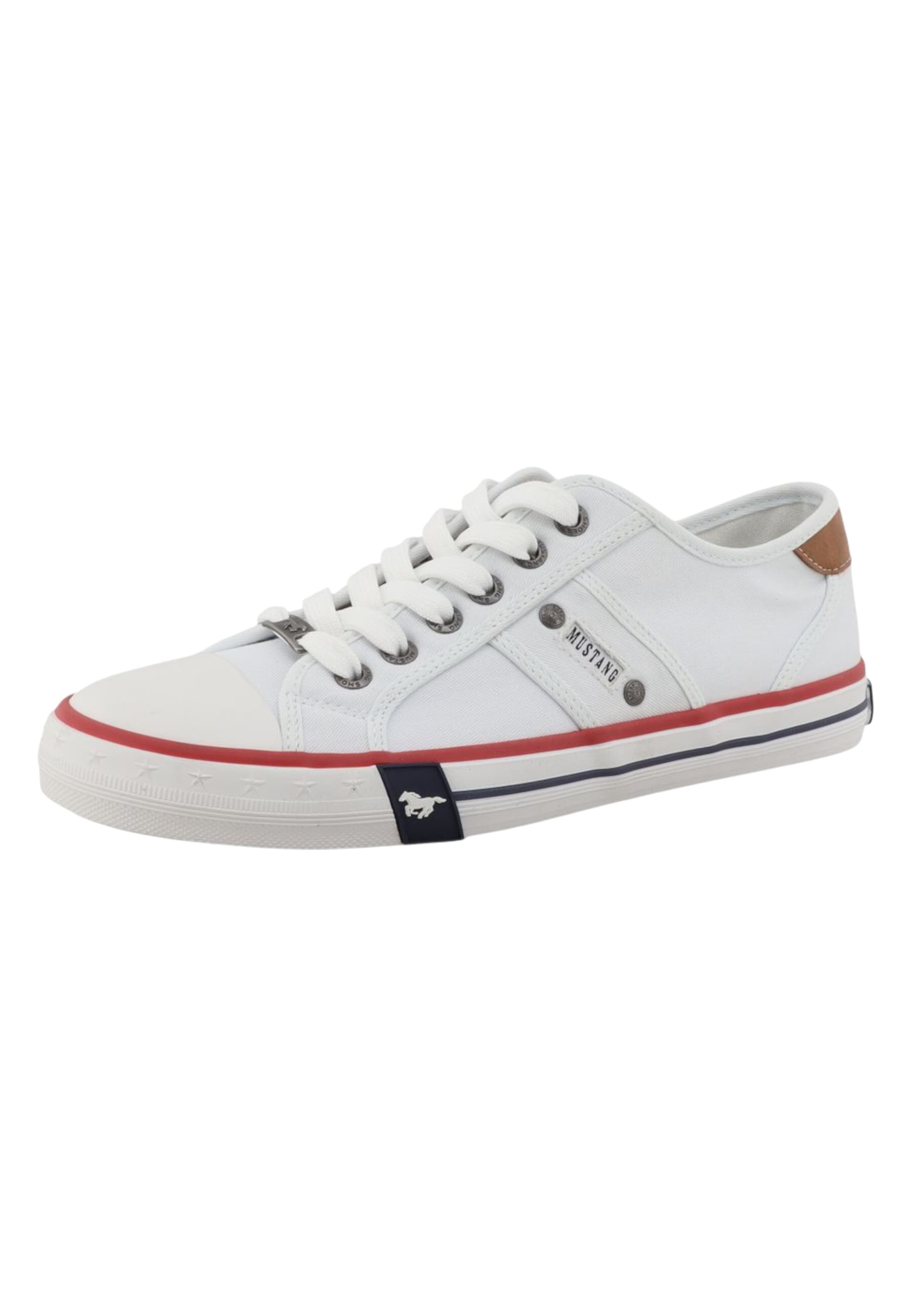 MUSTANG Trainers in White: front