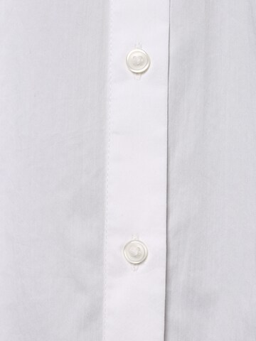 Marie Lund Blouse in White