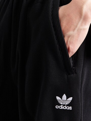 ADIDAS ORIGINALS Loosefit Broek 'ESSENTIALS' in Zwart
