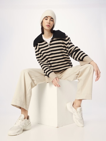 Freequent Regular Trousers in Beige