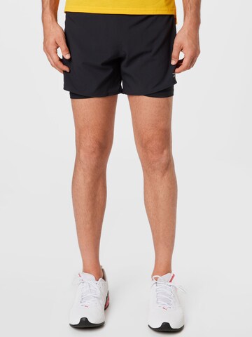 Reebok Slimfit Sportshorts in Schwarz: predná strana