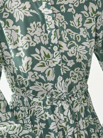 Hiccup - Vestidos camiseiros em verde