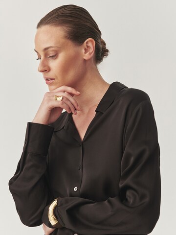 Camicia da donna 'NIKA 1' di TATUUM in marrone