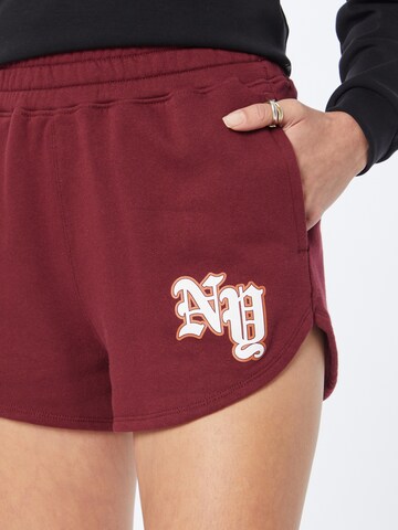 HOLLISTER Regular Shorts 'DARK ACADEMIA' in Rot