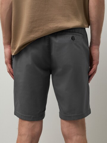 Next Slimfit Shorts in Grau