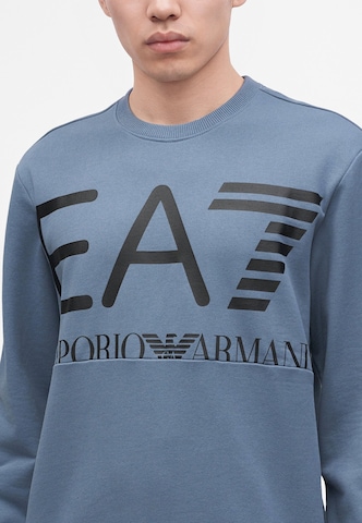 EA7 Emporio Armani Sweatshirt 'TRAIN LOGO SERIES' i blå: framsida