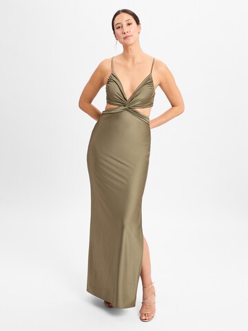 Robe de soirée Marie Lund en vert : devant