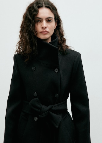 Manteau mi-saison 'SIRENITA' MANGO en noir