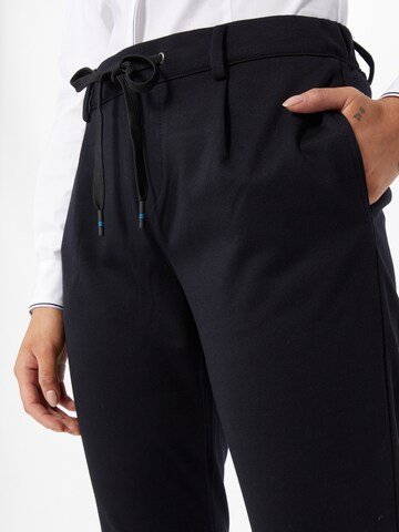 ESPRIT Slim fit Pleat-Front Pants in Black