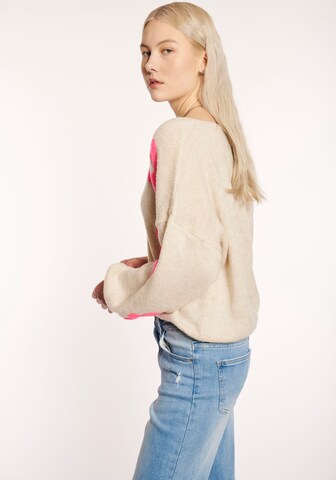 Hailys Strickjacke in Beige