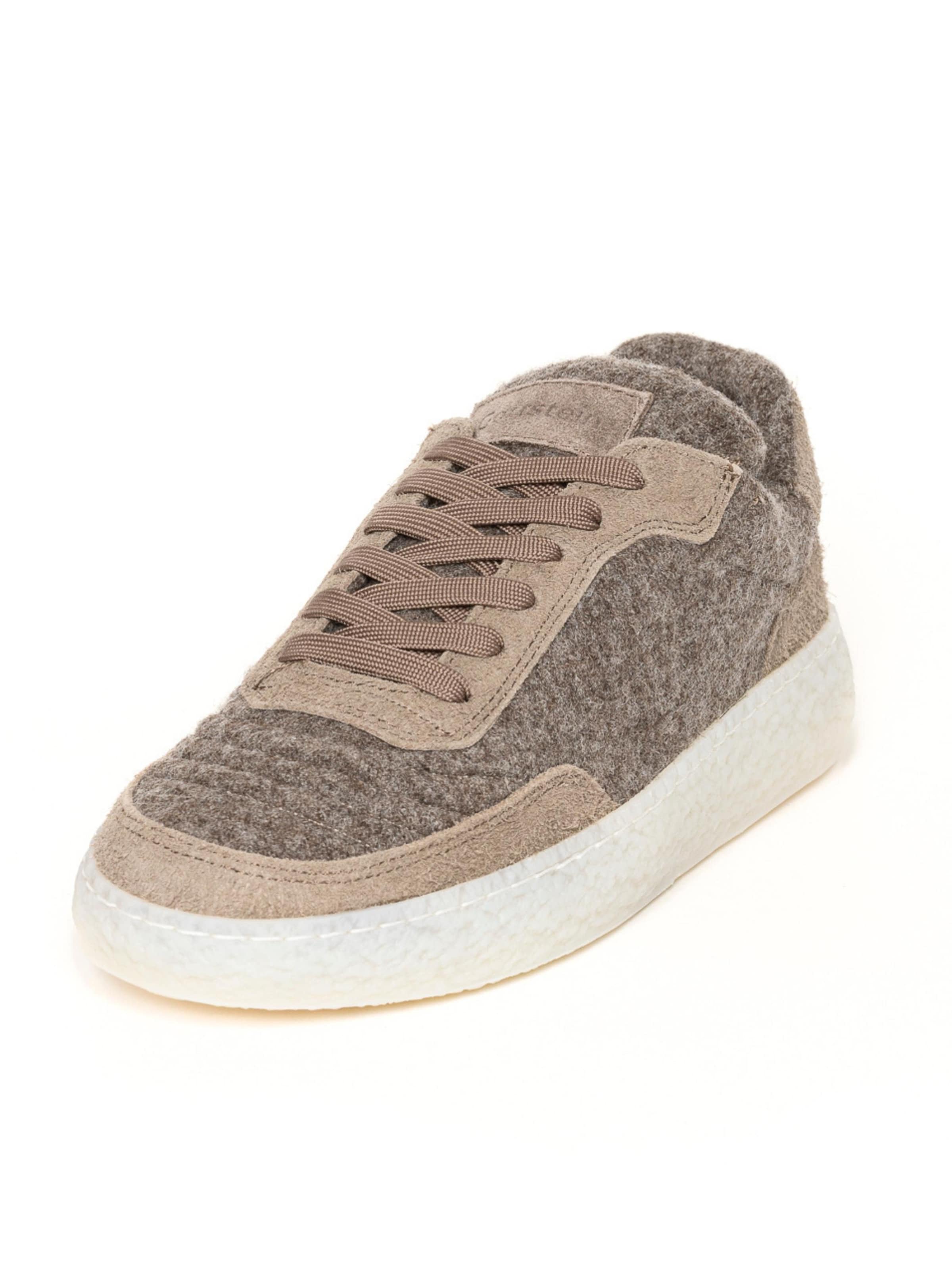 Gottstein Sneakers in Brown: front