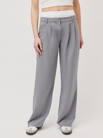 LeGer by Lena Gercke Loose fit Pleat-front trousers 'Dilane' in Grey: front