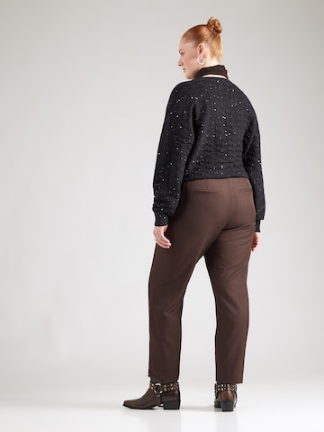 regular Pantaloni chino 'CARTHEA' di ONLY Carmakoma in marrone