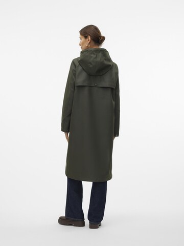 VERO MODA Функциональная куртка 'VMMalou' в Зеленый