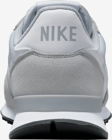Nike Sportswear Platform trainers 'Internationalist' in Grey