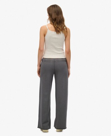 Superdry & Co Loosefit Broek 'Essentials' in Grijs