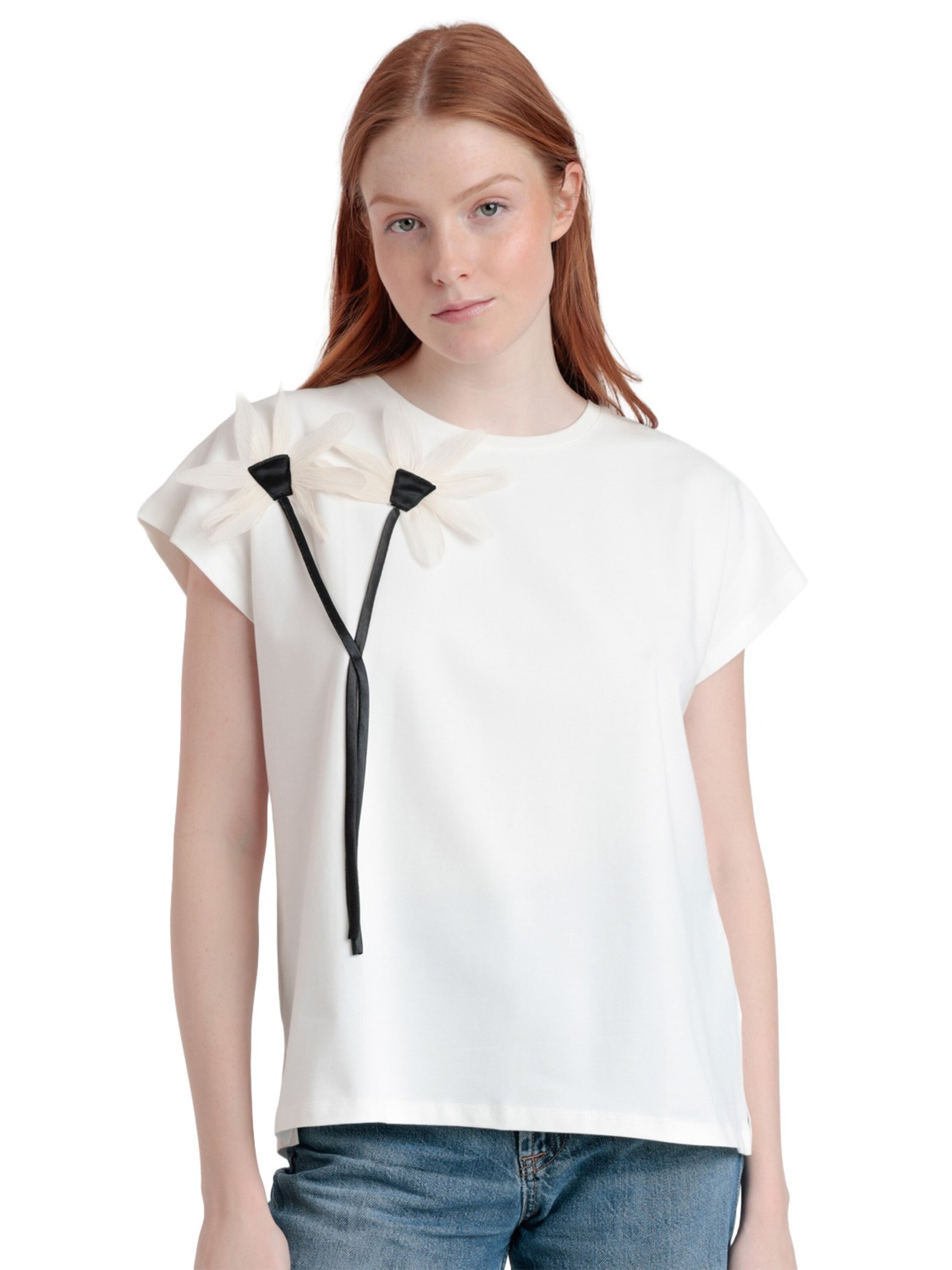 admas - Top 'ADMAS Camiseta Manga Corta Flor Aplicada para Mujer' en beige: frente