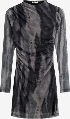 Bershka Obleka | siva barva: sprednja stran