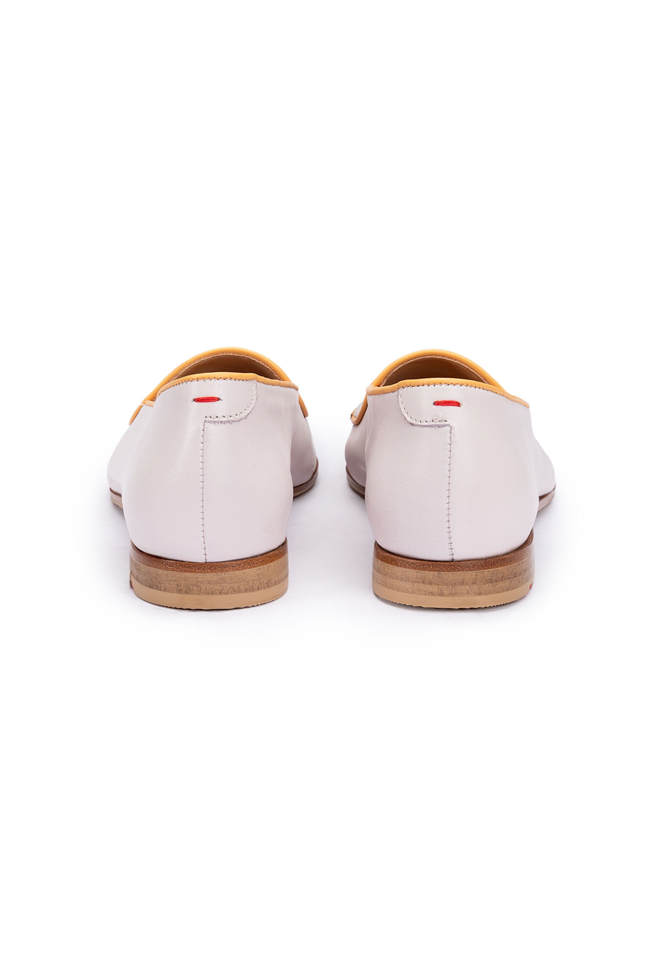 LLOYD Classic Flats in Beige