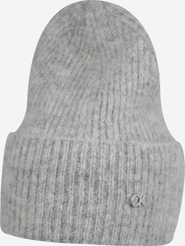 Calvin Klein - Gorra en gris: frente