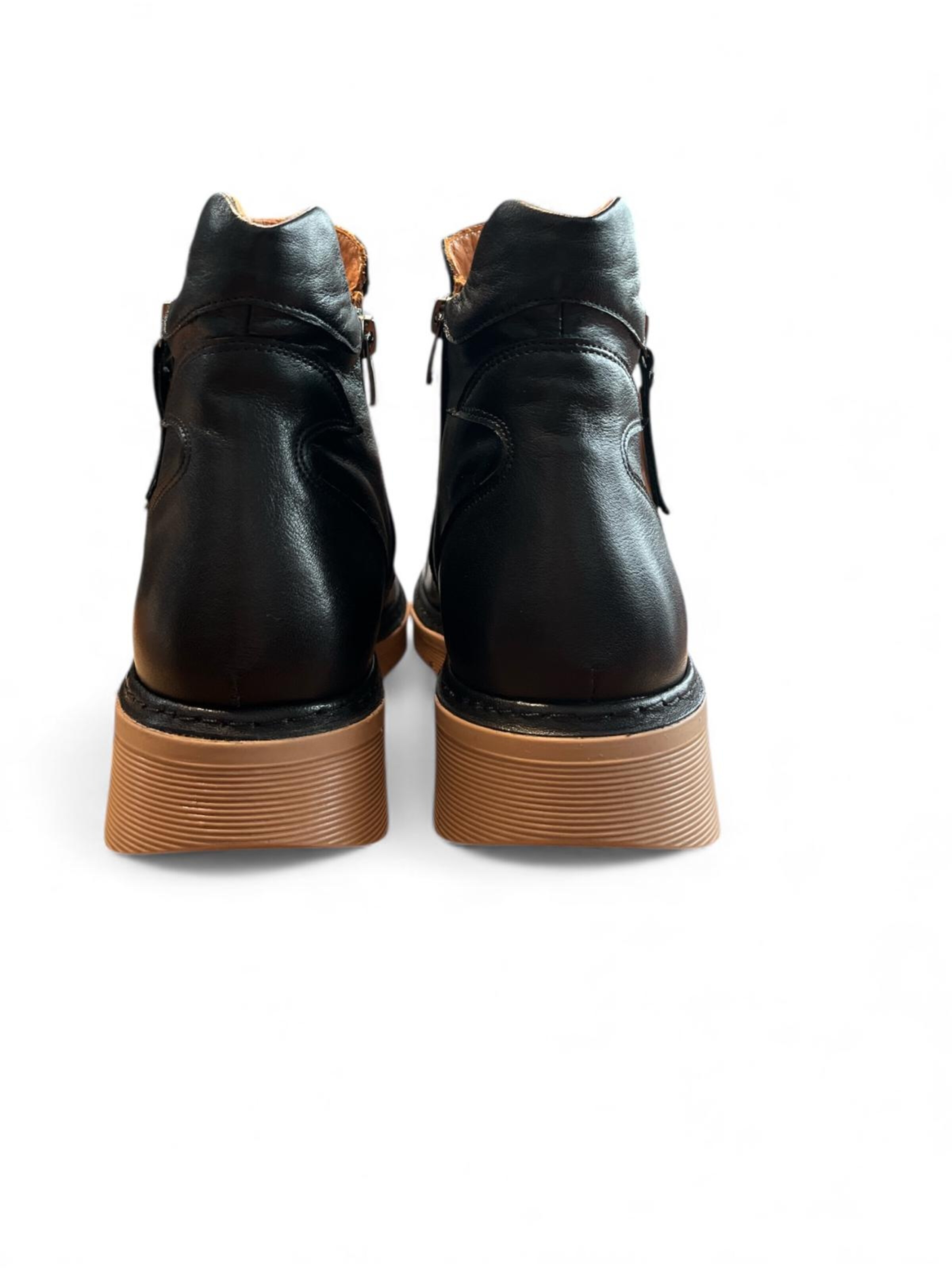 Begoria Boots in Black