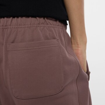 new balance Tapered Broek in Bruin