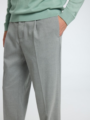 SELECTED Regular Pleated Pants 'SLHLeroy' in Grey