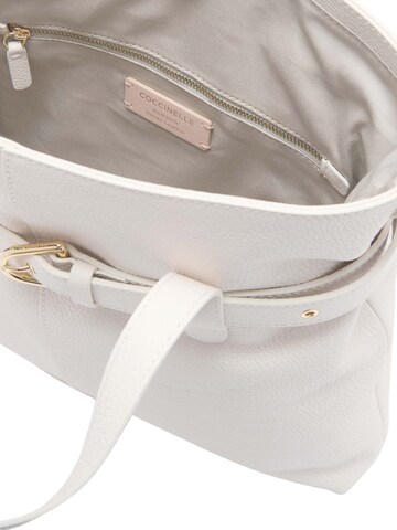 Coccinelle Handtasche 'Coccinelle Abigail' in Weiß