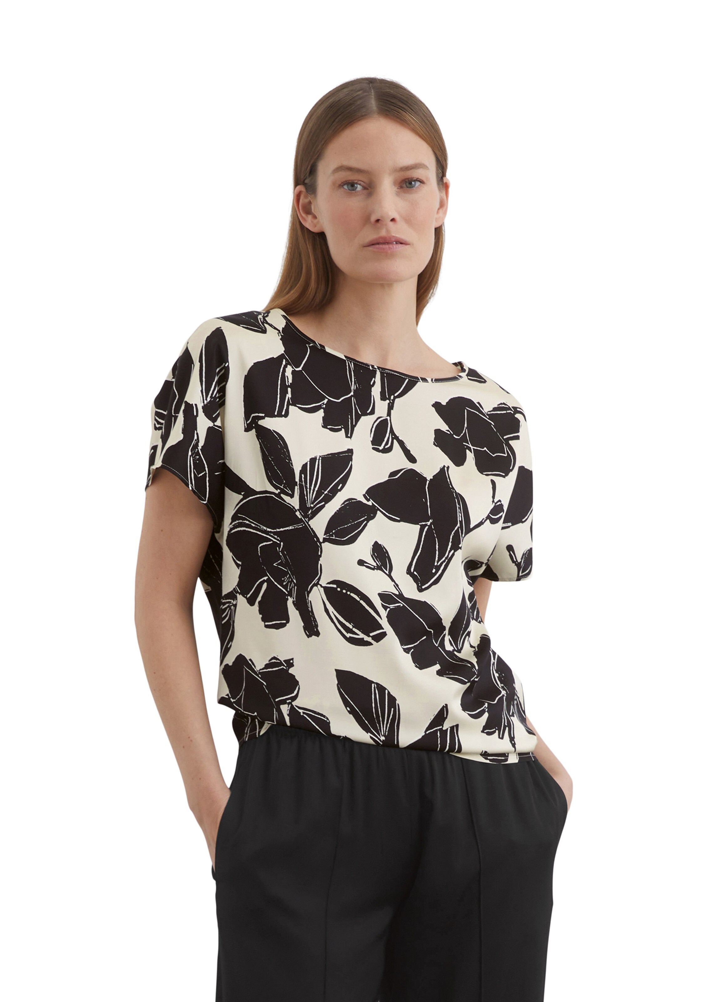 Marc O'Polo Blouse in Black: front