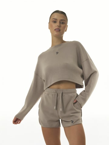 DRILLS Apparel Top 'RECREATION Cover Top' in Beige: front