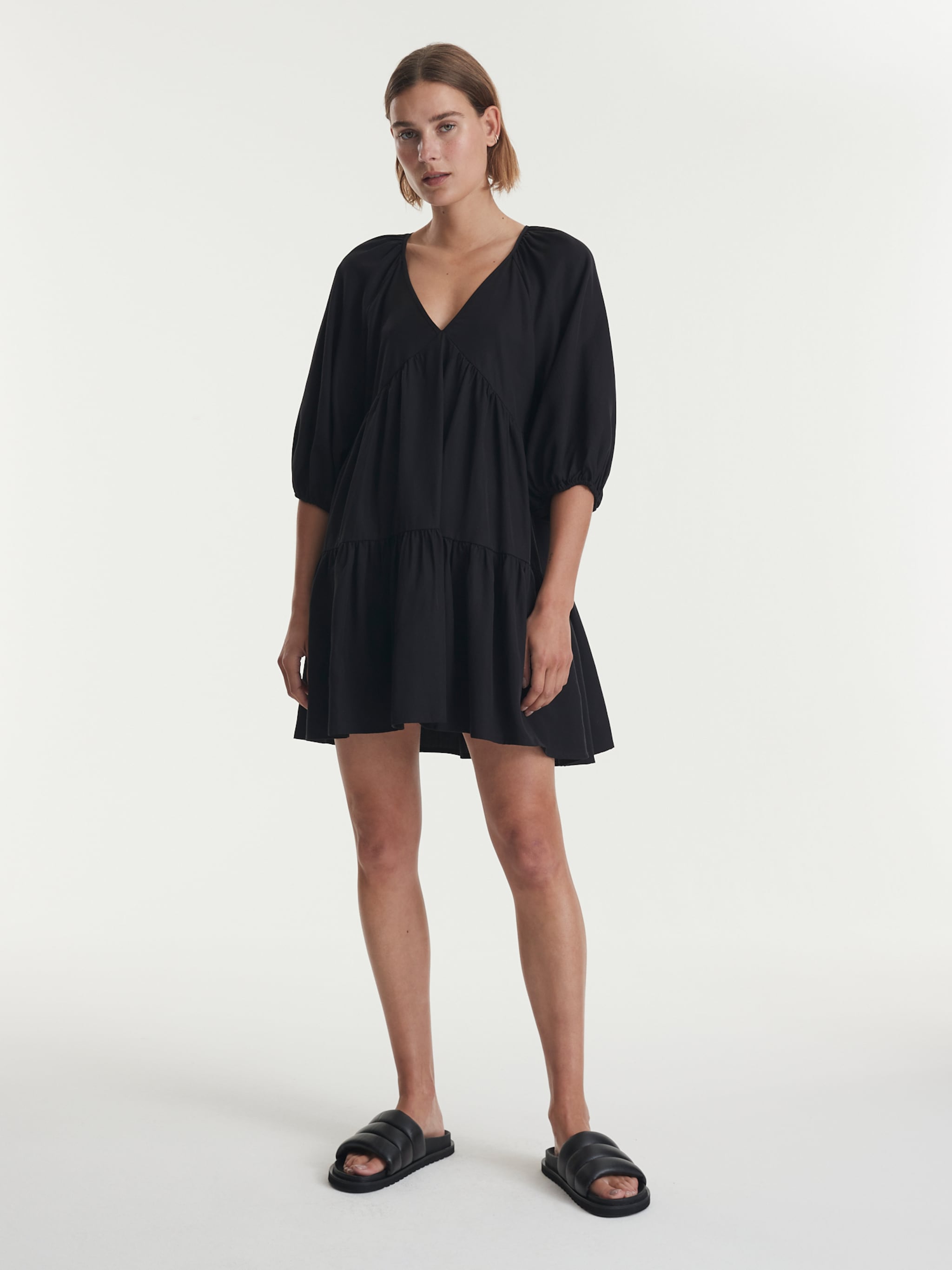 EDITED Produkter Kjole 'Aamu' sort