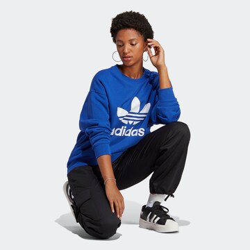 ADIDAS ORIGINALS Bluzka sportowa 'Trefoil Crew' w kolorze niebieski